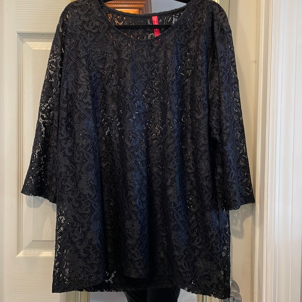 Ruby Ribbon Chantilly lace top black